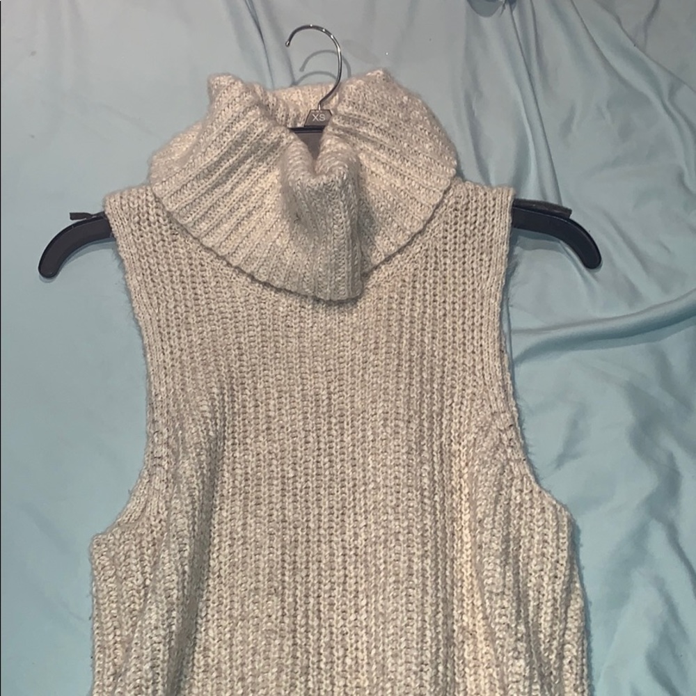white/light tan knitted over sweater
